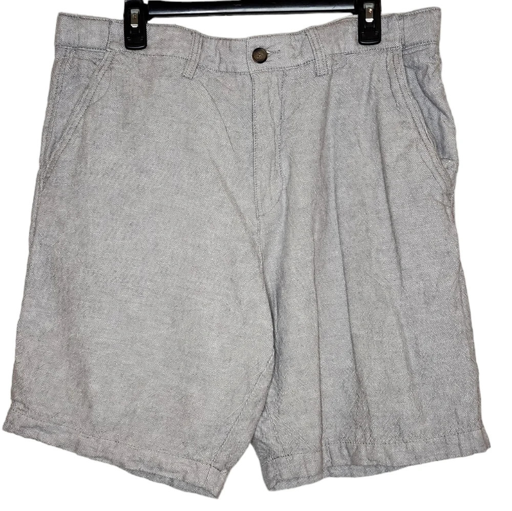 Maine New England linen cotton grey short. Hidden stretch waist.  Size 38.